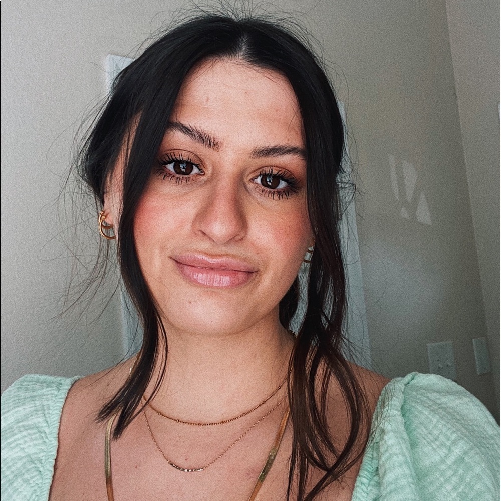 Meet your Posher, Caroline